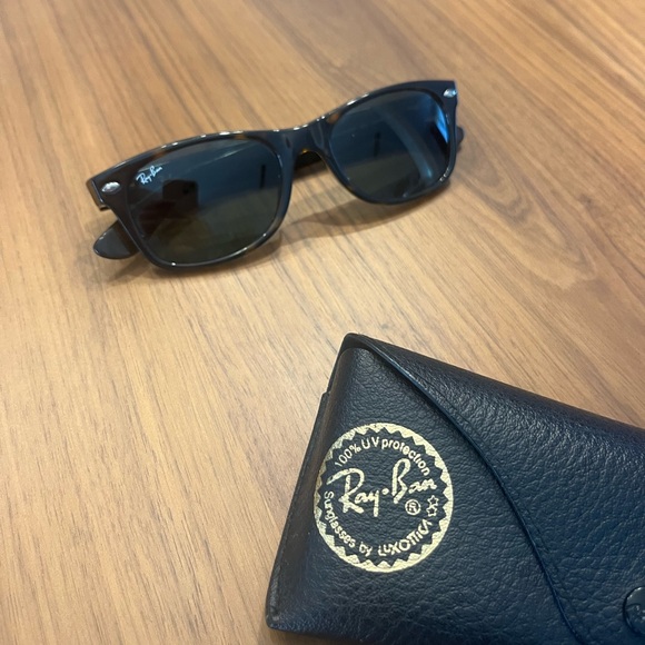 Ray Ban New Wayfarer Classic Sunglasses BNWOT - Picture 9 of 10